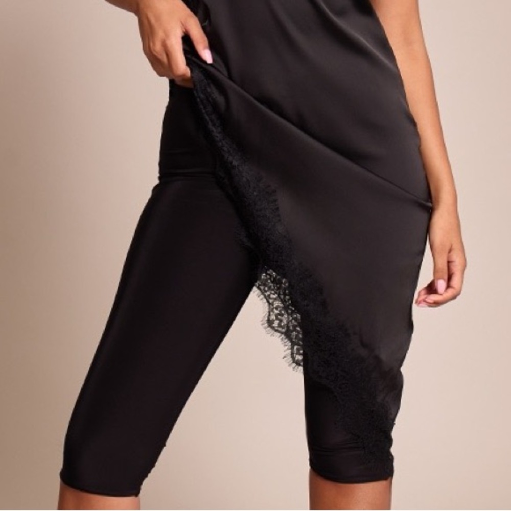 Pretty Little Things Capris - US 4
